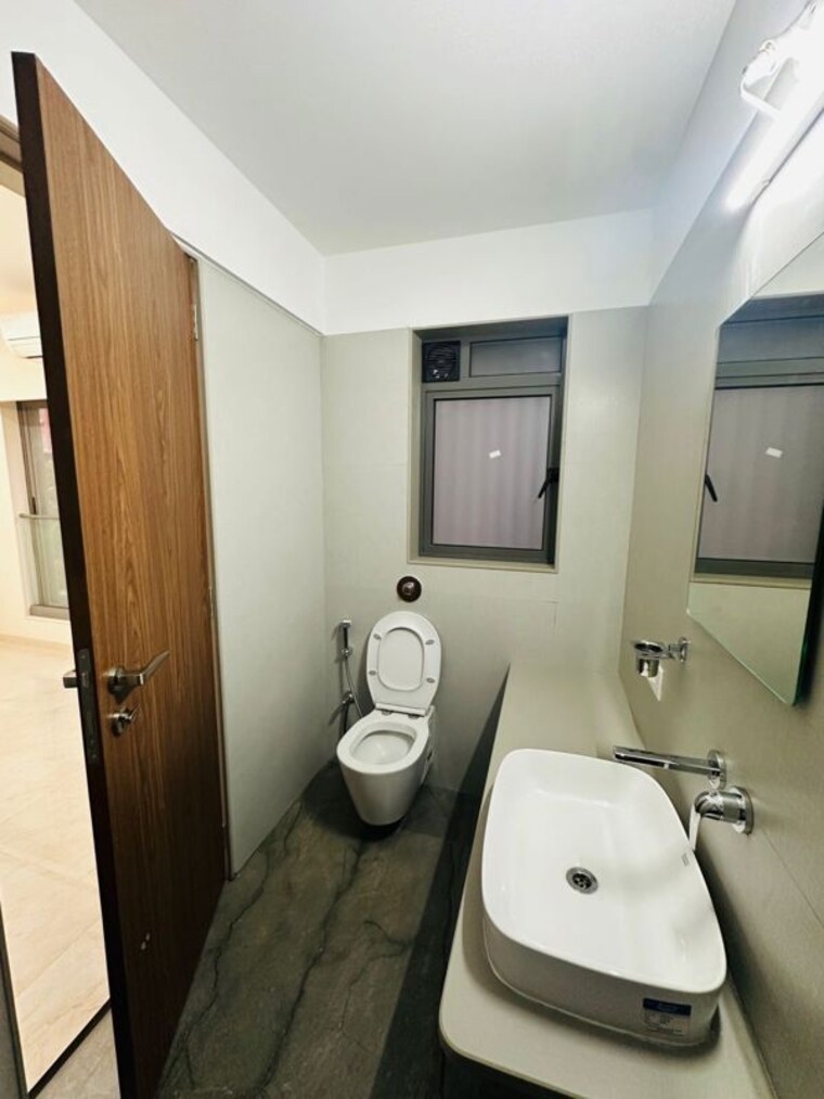 Bathroom, shree-krishna-navageeta 3 Bedroom 1100 Sq.Ft. Apartment In Chembur Mumbai 10583994