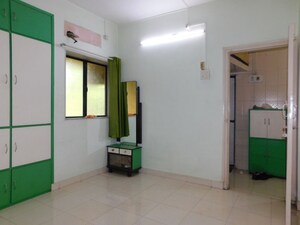 Room in 2 BHK Apartment at Nehru Nagar – for Rent