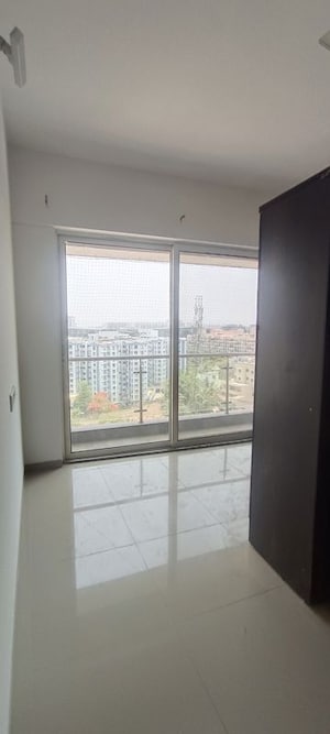Room in 3 BHK Apartment at Giridhar Oasis, Kharadi – for Rent