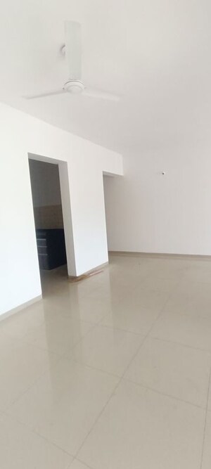 Room in 3 BHK Apartment at Giridhar Oasis, Kharadi – for Rent