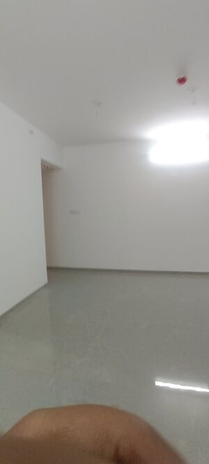 Room in 2 BHK Apartment at Zen Elite, Kharadi – for Rent