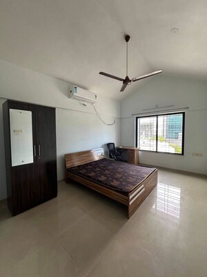 Room in 3 BHK Apartment at Gera Emerald City, Kharadi – for Rent