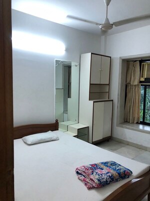 Room in 2 BHK Apartment at Lok Darshan, Andheri East – for Rent