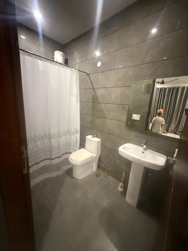 Team Area, sector 44 4 Bedroom 1800 Sq.Ft. Builder Floor In Sector 44 Chandigarh 10584281