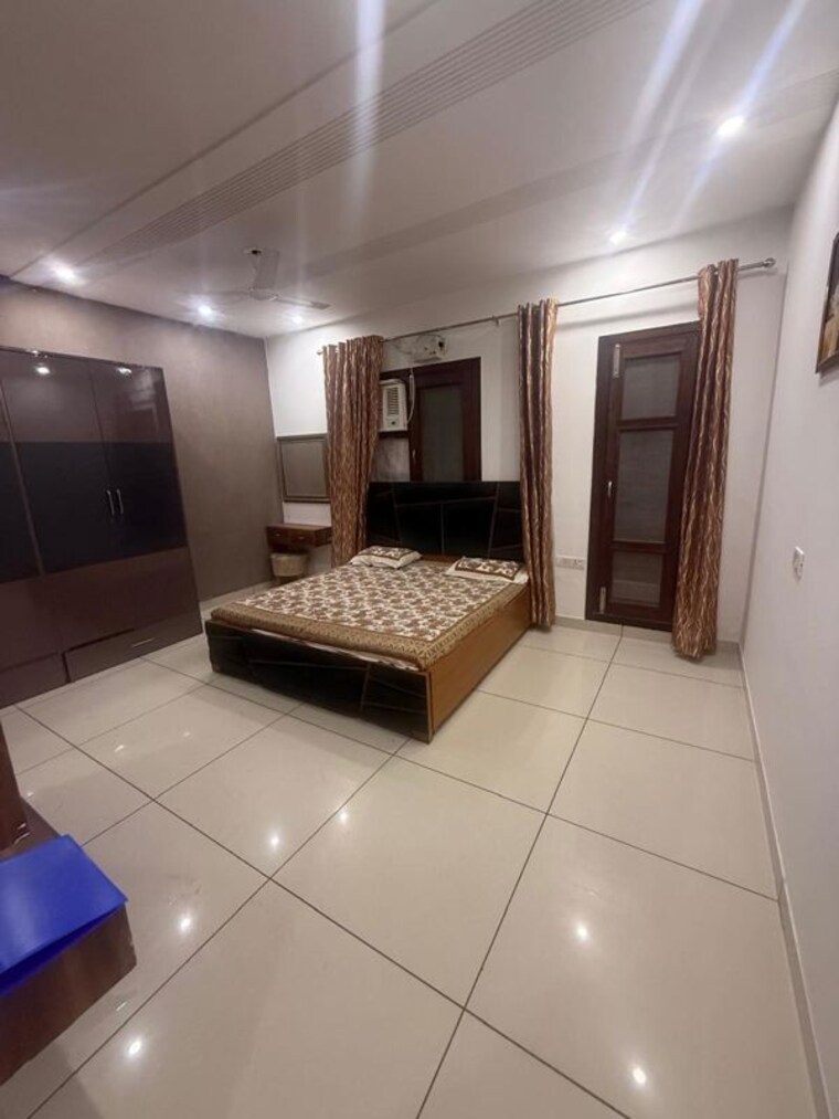 Living Room, sector 44 4 Bedroom 1800 Sq.Ft. Builder Floor In Sector 44 Chandigarh 10584281