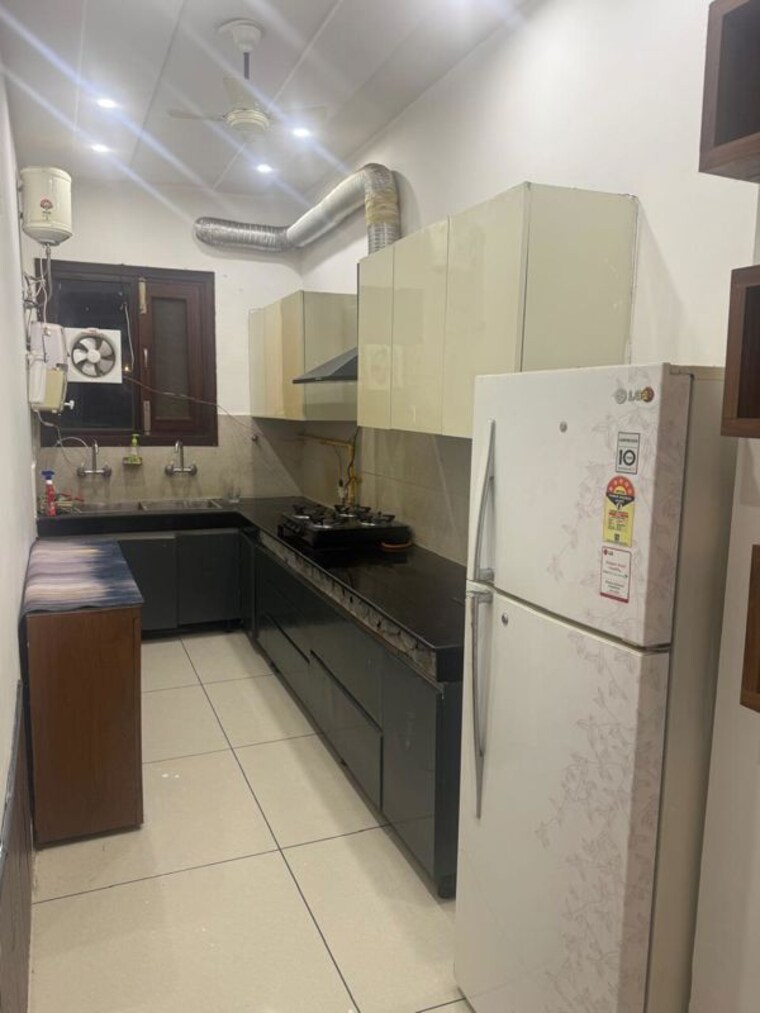 Kitchen, sector 44 4 Bedroom 1800 Sq.Ft. Builder Floor In Sector 44 Chandigarh 10584281