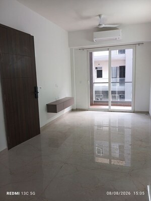 Hall in 2.5 BHK Apartment at Smart World Orchard, Sector 61 – for Sale