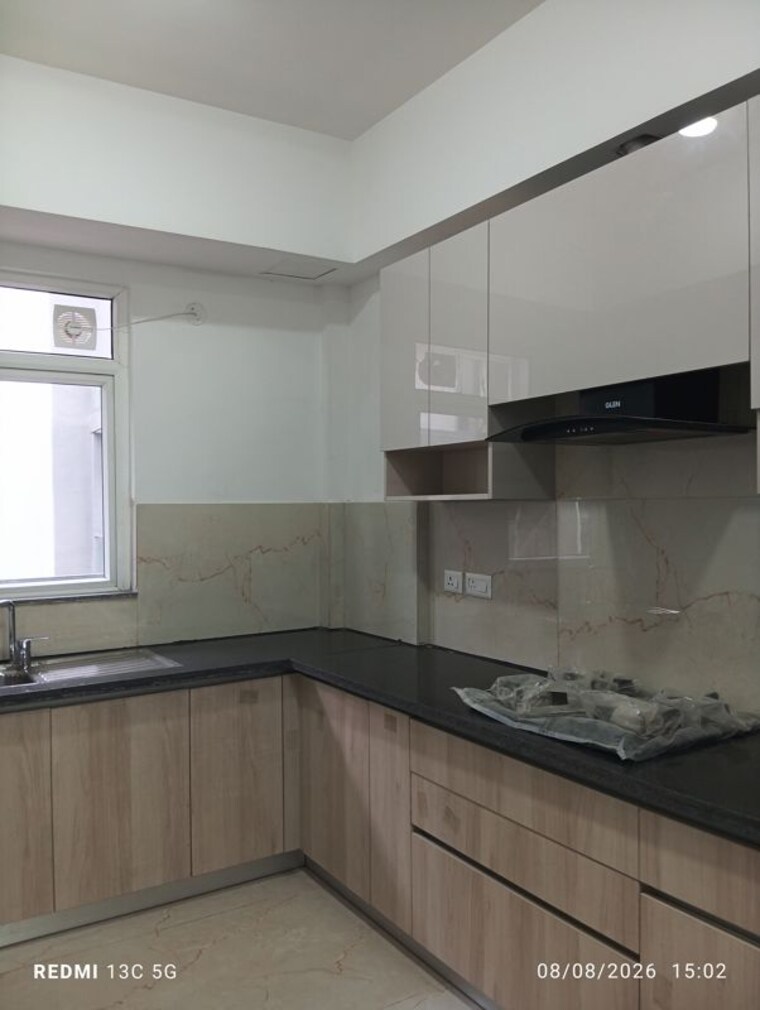 Kitchen, smart-world-orchard 2.5 Bedroom 1100 Sq.Ft. Apartment In Sector 61 Gurgaon 10584287