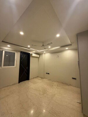 Room in 4 BHK Builder Floor at Eros Rosewood City, Sector 49 – for Rent
