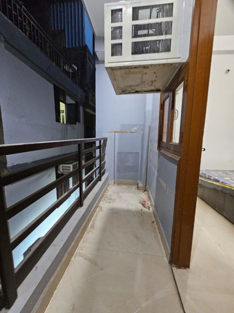 Balcony, freedom fighters enclave 2 Bedroom 850 Sq.Ft. Apartment In Freedom Fighters Enclave Delhi 10584333