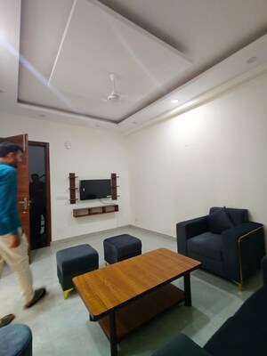 Living Room in 2 BHK Builder Floor at Sector 38 – for Rent