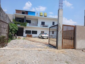 2 BHK Apartment For Rent in Tiwaripur