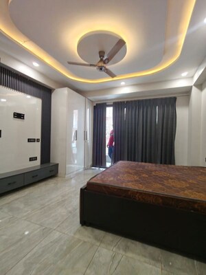 Bedroom in 2 BHK Builder Floor at Sector 38 – for Rent
