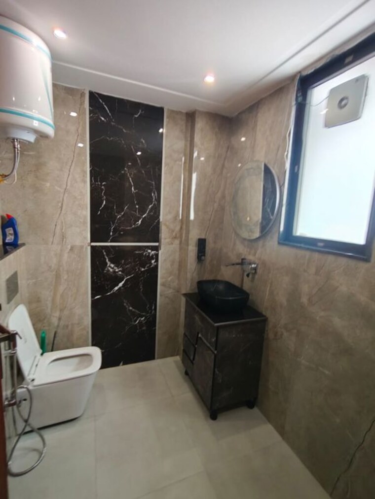 Bathroom, sector 38 2 Bedroom 1500 Sq.Ft. Builder Floor In Sector 38 Gurgaon 10584347