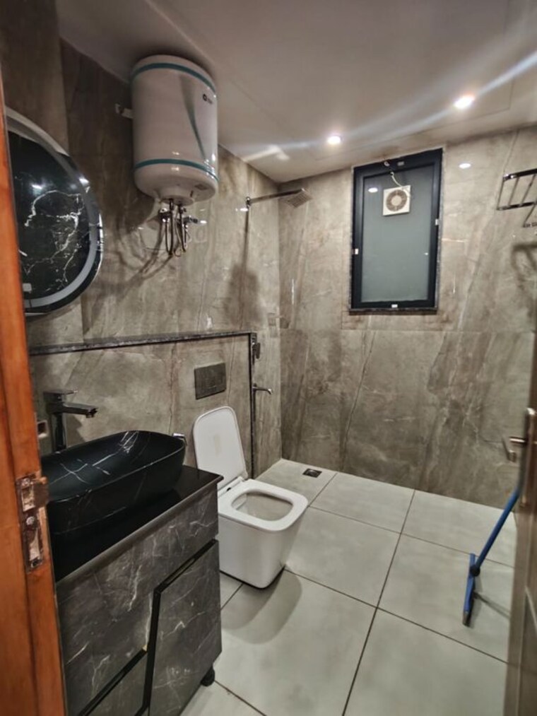 Bathroom, sector 38 2 Bedroom 1500 Sq.Ft. Builder Floor In Sector 38 Gurgaon 10584347