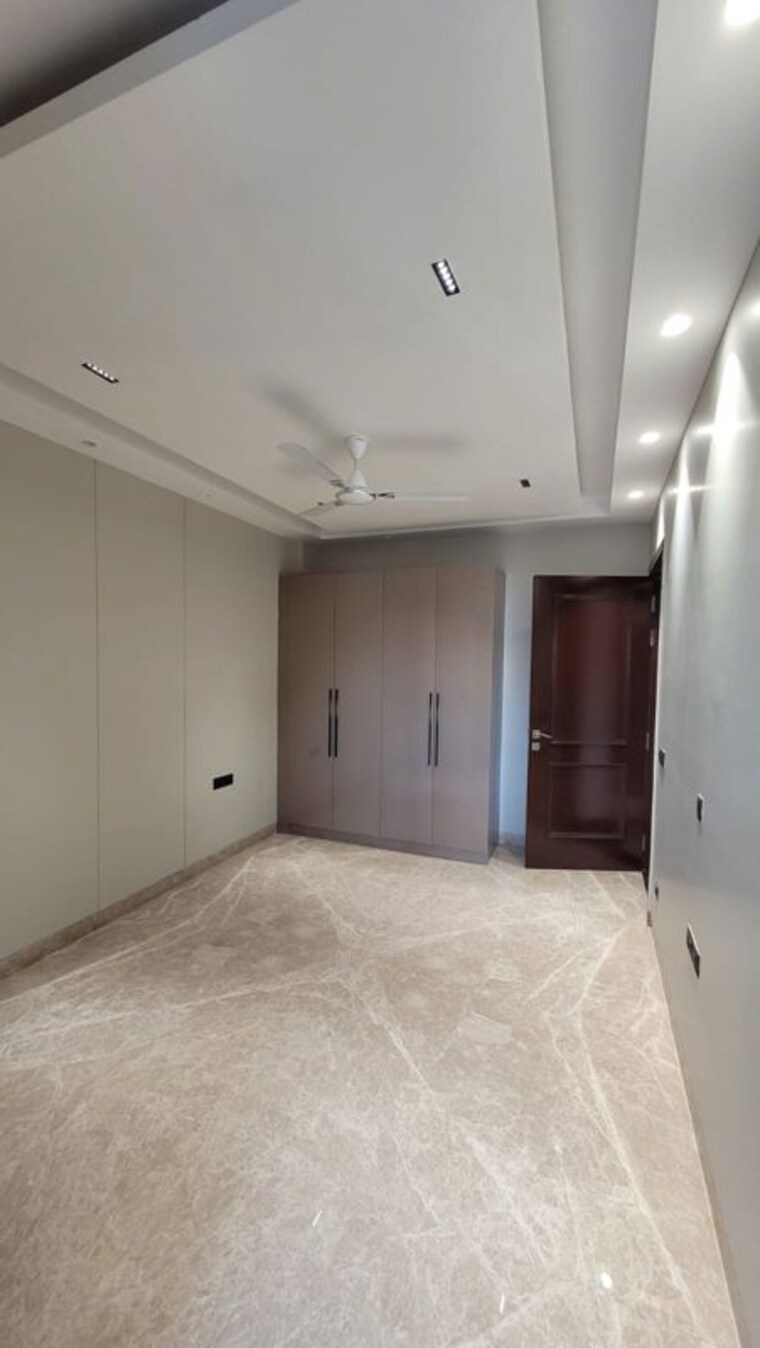 Room, sushant lok i 3 Bedroom 215 Sq.Yd. Builder Floor In Sushant Lok I Gurgaon 10584362