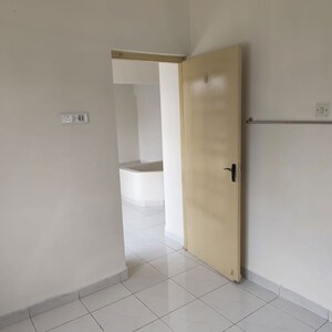Room in 3 BHK Apartment at Green Acres II CHS Ltd, Ghodbunder Road – for Rent