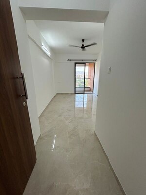  Shop For Rent in Sterling Centre Pune, Camp