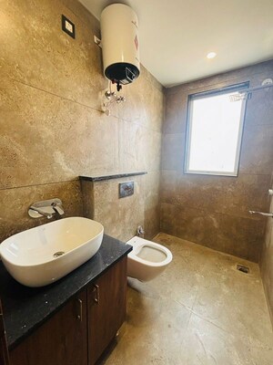 Bathroom in 1 BHK Builder Floor at Sector 39 – for Rent