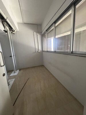 Room in 3 BHK Apartment at Lokhandwala Minerva Mahalaxmi, Mahalaxmi – for Rent