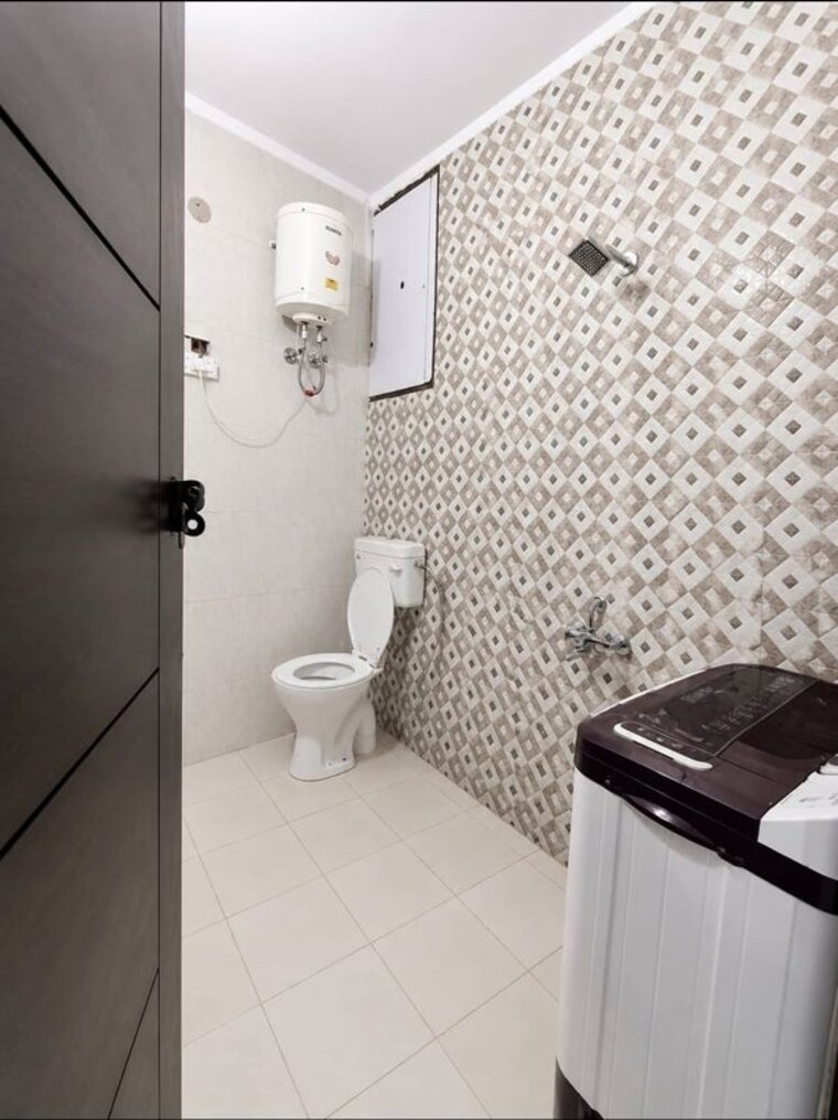 Bathroom, chattarpur 1 Bedroom 500 Sq.Ft. Builder Floor In Chattarpur Delhi 10584428
