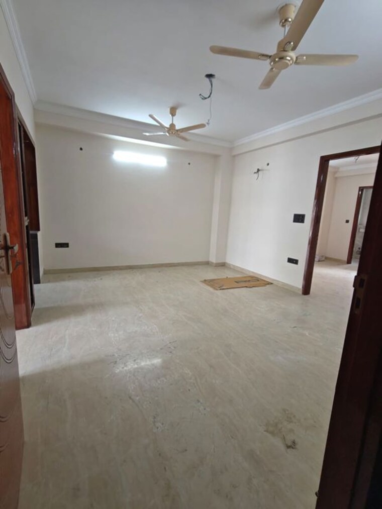 Room, sector 38 3 Bedroom 2000 Sq.Ft. Builder Floor In Sector 38 Gurgaon 10584433
