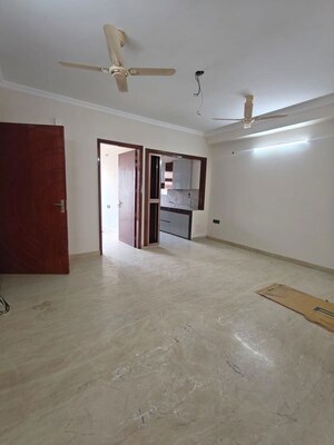 3 BHK Builder Floor For Rent in Sector 38