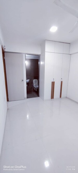 Room in 2 BHK Apartment at Vivaan Eminence, Zundal – for Rent