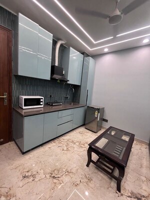 Kitchen in 1 BHK Builder Floor at Dlf Phase ii – for Rent