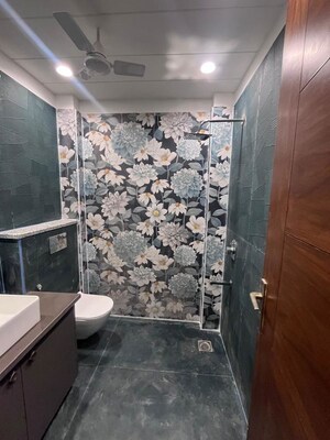 Bathroom in 1 BHK Builder Floor at Dlf Phase ii – for Rent