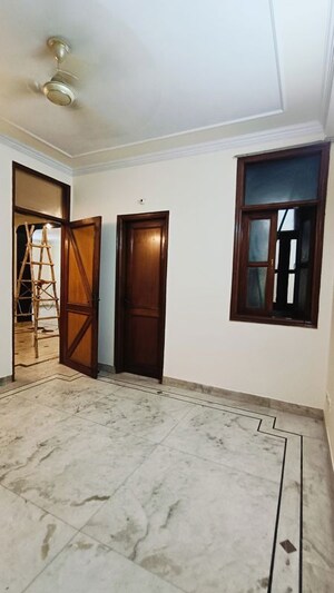 Room in 3 BHK Builder Floor at Malviya Nagar – for Rent