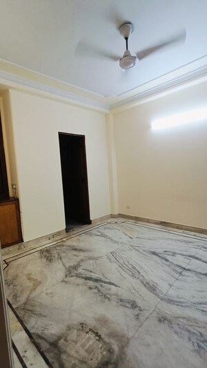 Room in 3 BHK Builder Floor at Malviya Nagar – for Rent