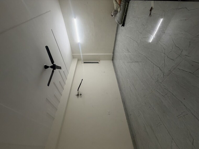 Bathroom, sector 15 3 Bedroom 1500 Sq.Ft. Builder Floor In Sector 15 Gurgaon 10584468