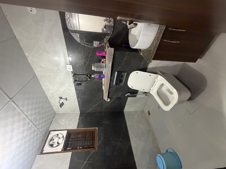 Bathroom, sector 15 3 Bedroom 1500 Sq.Ft. Builder Floor In Sector 15 Gurgaon 10584468