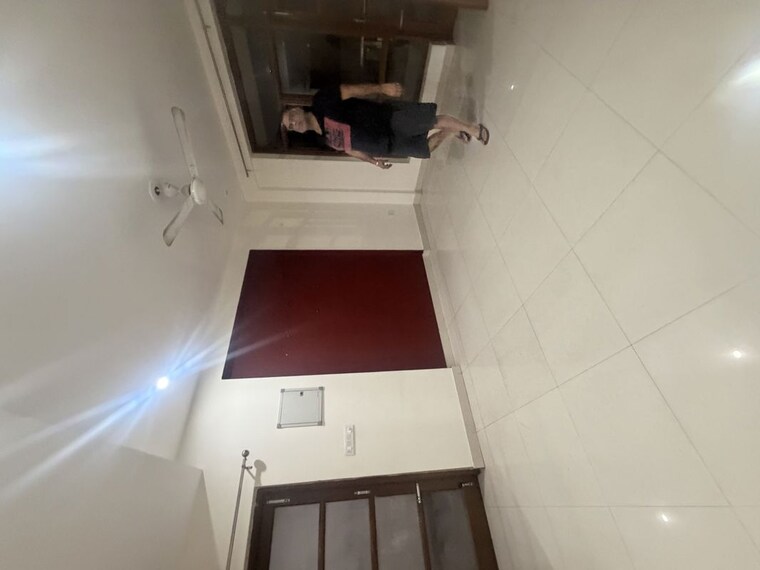 Bathroom, sector 15 3 Bedroom 1800 Sq.Ft. Builder Floor In Sector 15 Gurgaon 10584472