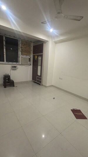 Room in 3 BHK Builder Floor at Sector 15 – for Rent