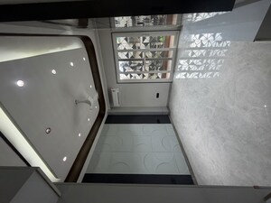 Furnished Amenities in 3 BHK Builder Floor at South City 1 – for Sale