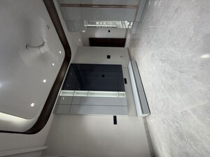 Furnished Amenities in 3 BHK Builder Floor at South City 1 – for Sale