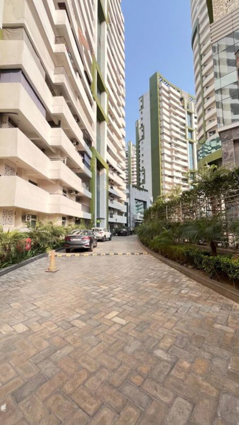 Exterior View, parx-laureate 3 Bedroom 3302 Sq.Ft. Apartment In Sector 108 Noida 10584493