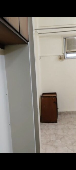 Furnished Amenities in 1 BHK Apartment at Shree Ram Sadan Apartment, Vile Parle East – for Rent