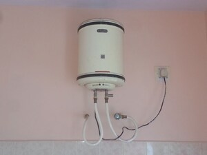 Bathroom in 1 RK Independent House at Rt Nagar – for Rent