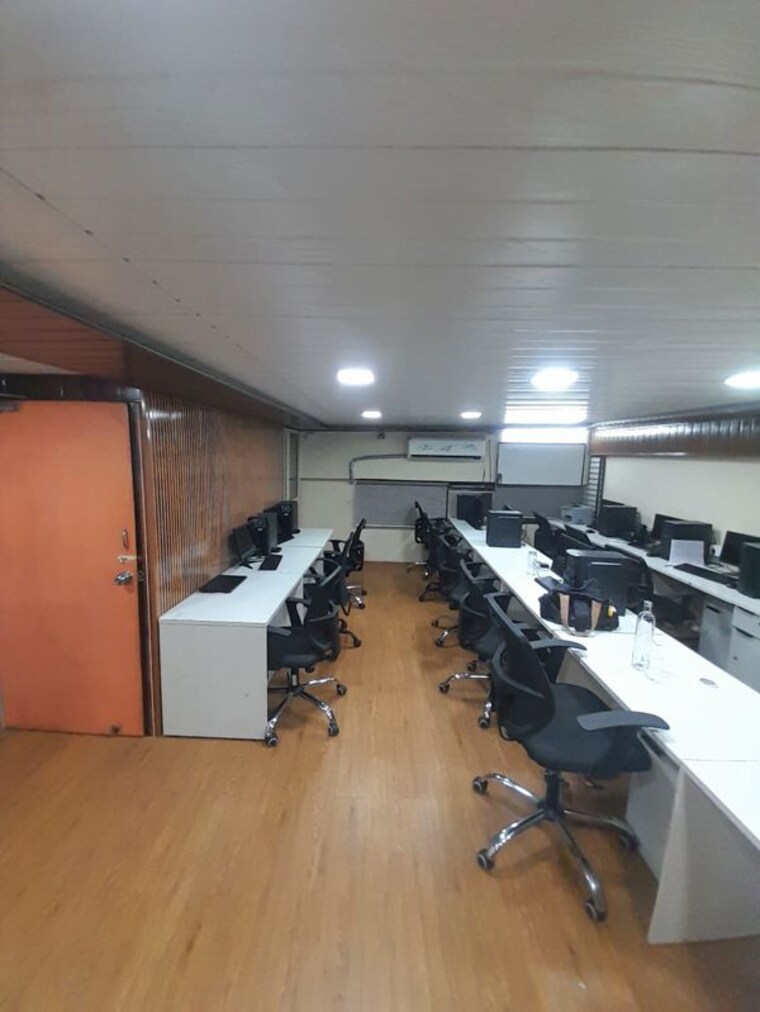 Team Area, lower parel Commercial Office Space 1200 Sq.Ft. In Lower Parel Mumbai 10584556
