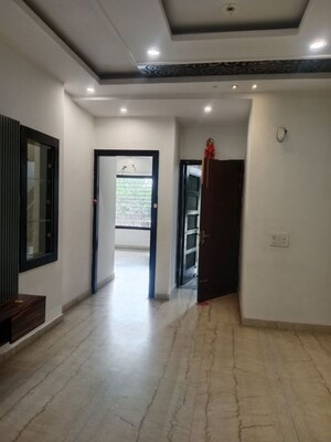 Room in 3 BHK Builder Floor at Ansals Sushant City – for Rent