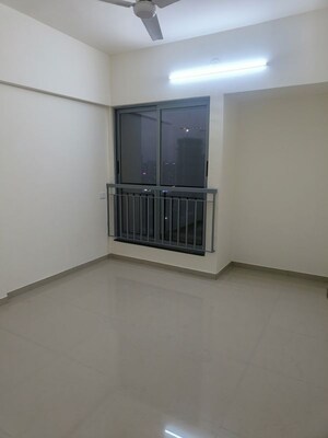 Room in 2 BHK Apartment at Mahindra Happinest Tathawade Phase 1, Tathawade – for Rent