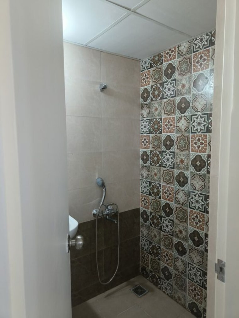 Bathroom, mahindra-happinest-tathawade-phase-1 2 Bedroom 950 Sq.Ft. Apartment In Tathawade Pune 10584565