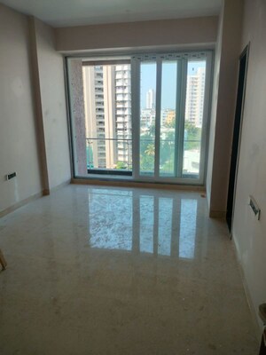 Room in  Office Space at Turf Estate, Worli – for Rent