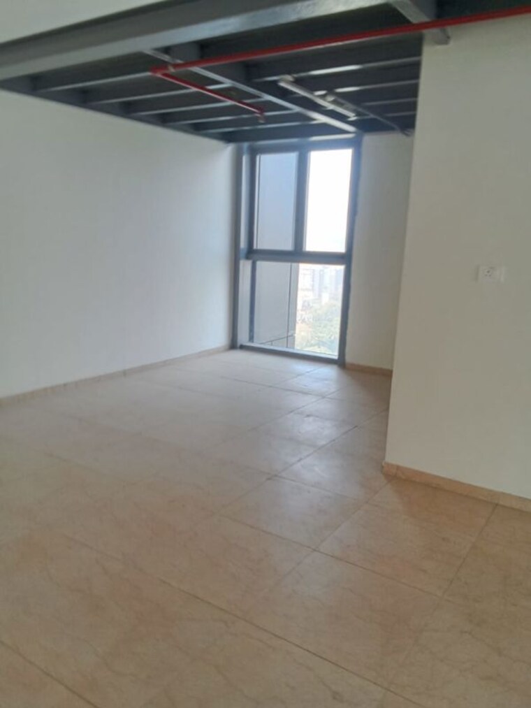 Room, turf-estate Commercial Office Space 700 Sq.Ft. In Worli Mumbai 10584564