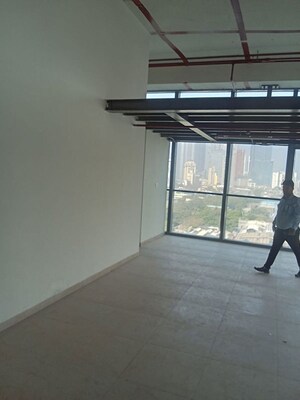 Room in  Office Space at Turf Estate, Worli – for Rent