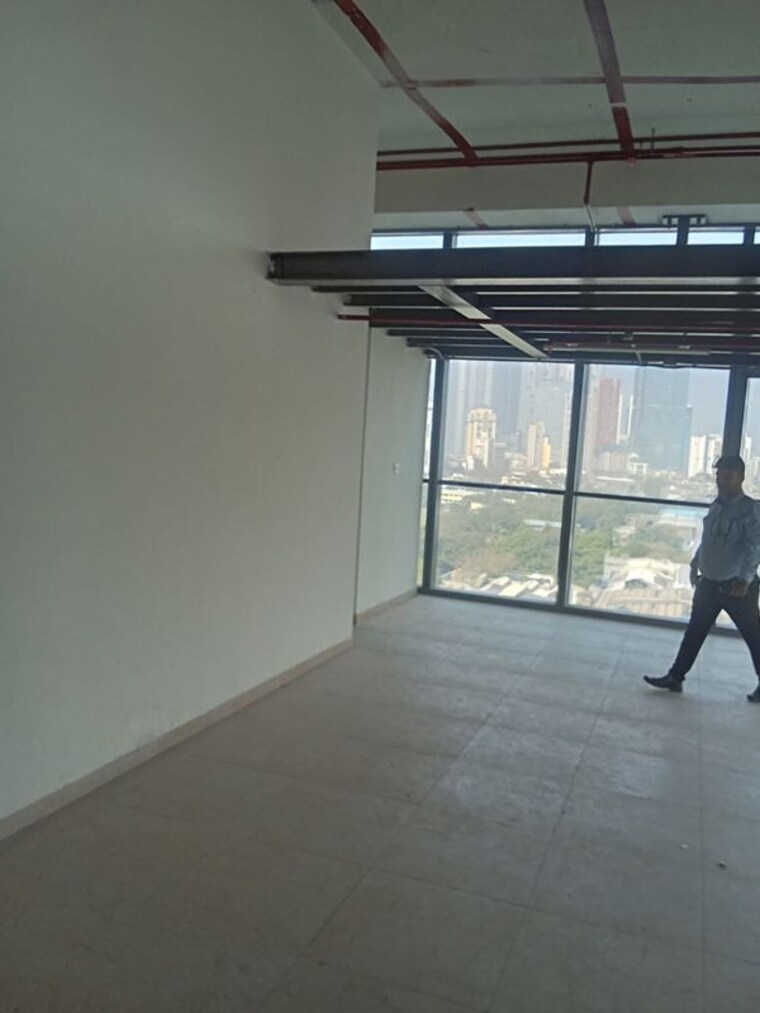 Room, turf-estate Commercial Office Space 700 Sq.Ft. In Worli Mumbai 10584564