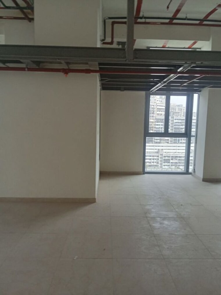 Room, turf-estate Commercial Office Space 700 Sq.Ft. In Worli Mumbai 10584564